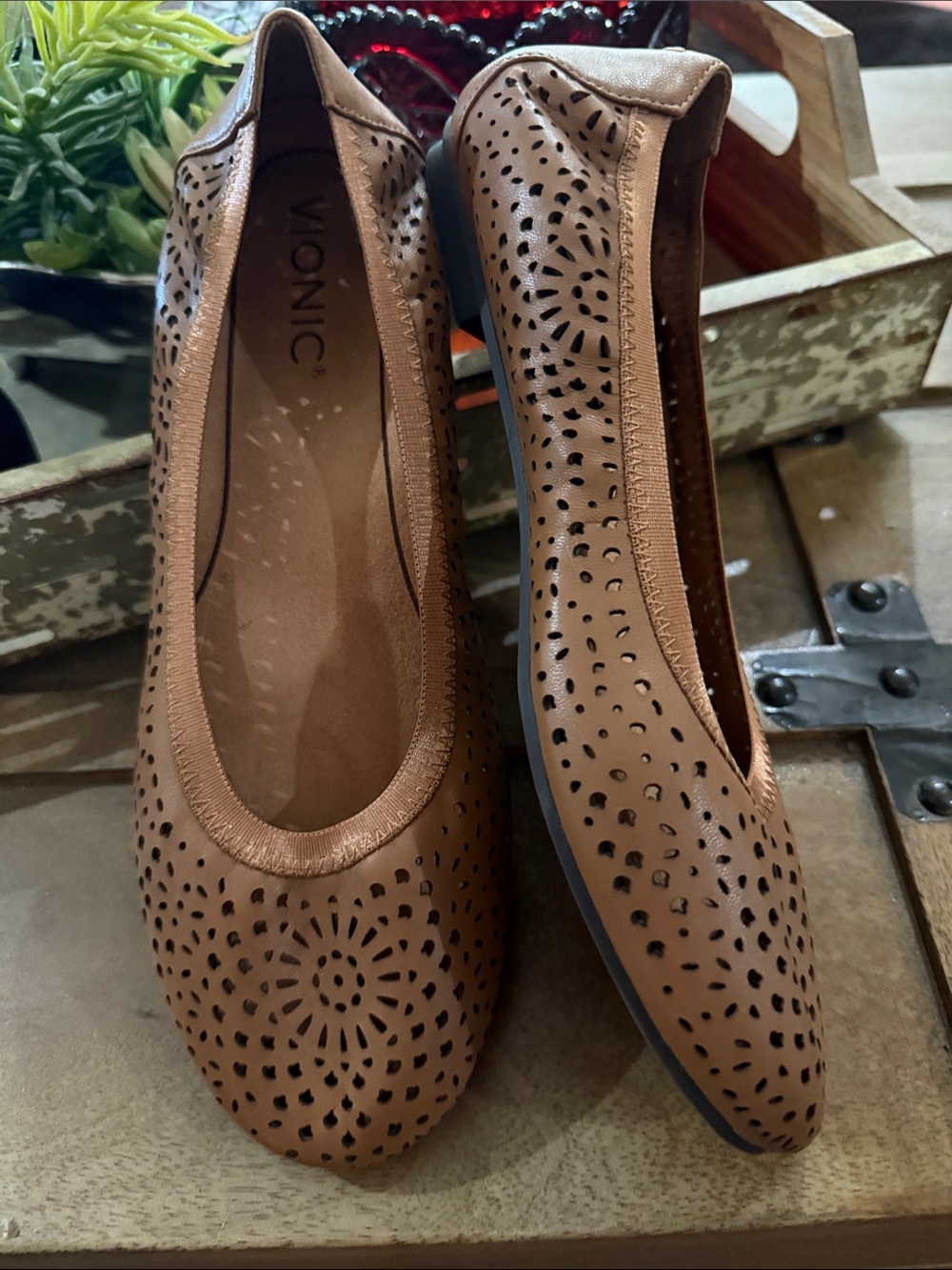 Vionic Women's Tan Laser-Cut Leather Ballet Flats - Picture 2 of 3